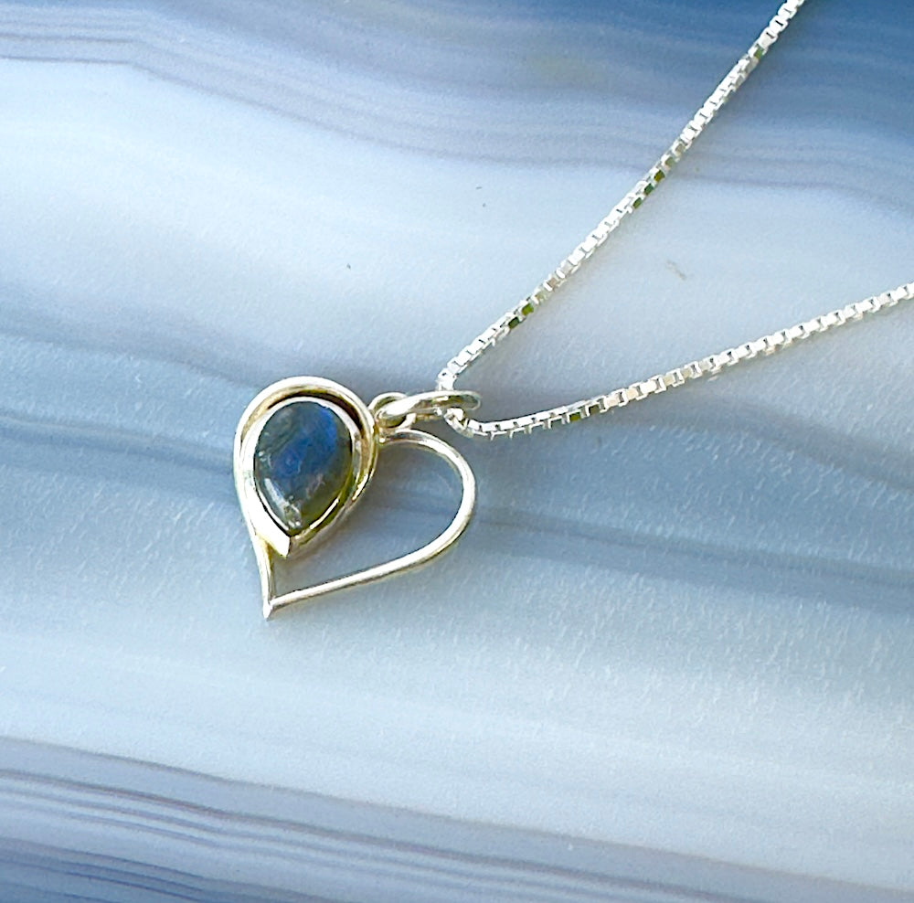 Labradorite Heart Necklace - Belo Jewelry