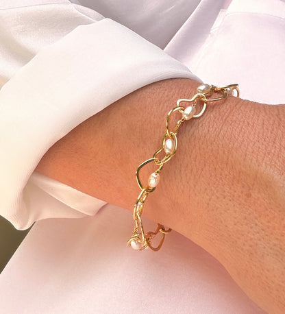 Queen of hearts Pearl Bracelet