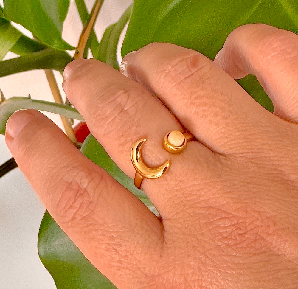 Crescent Moon Ring - Belo Jewelry
